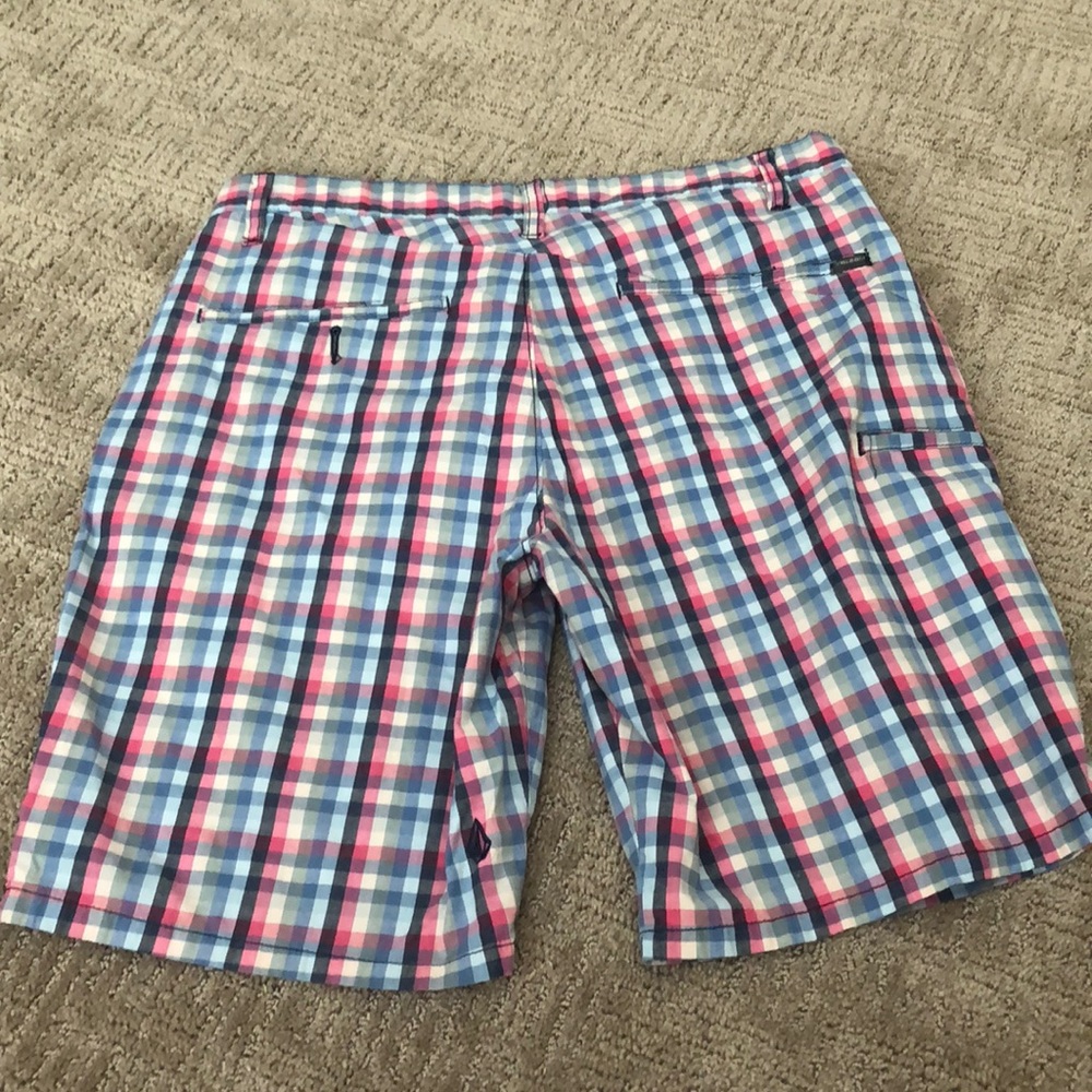 Volcom Shorts - Picture 2 of 4